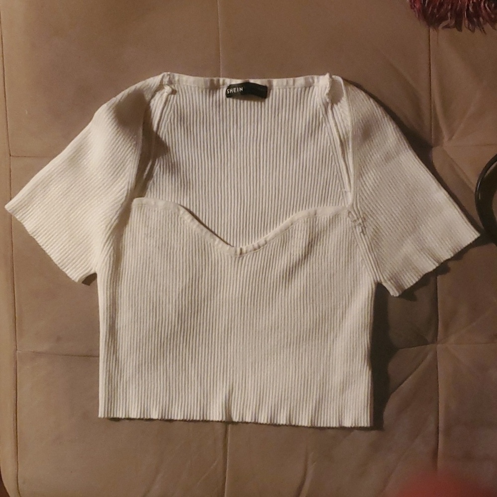 Short sleeve white top SHEIN L US SIZE 8/10 20% Nylon 80% Viscose